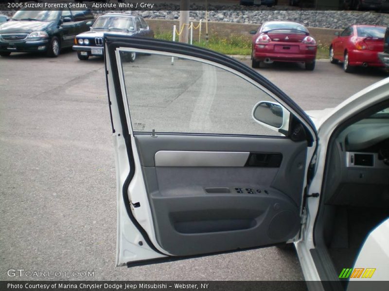 Absolute White / Grey 2006 Suzuki Forenza Sedan