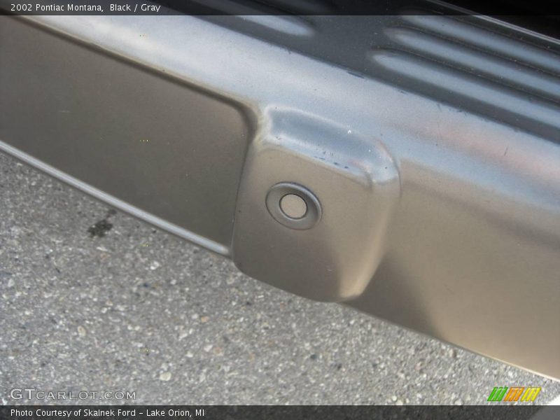 Black / Gray 2002 Pontiac Montana