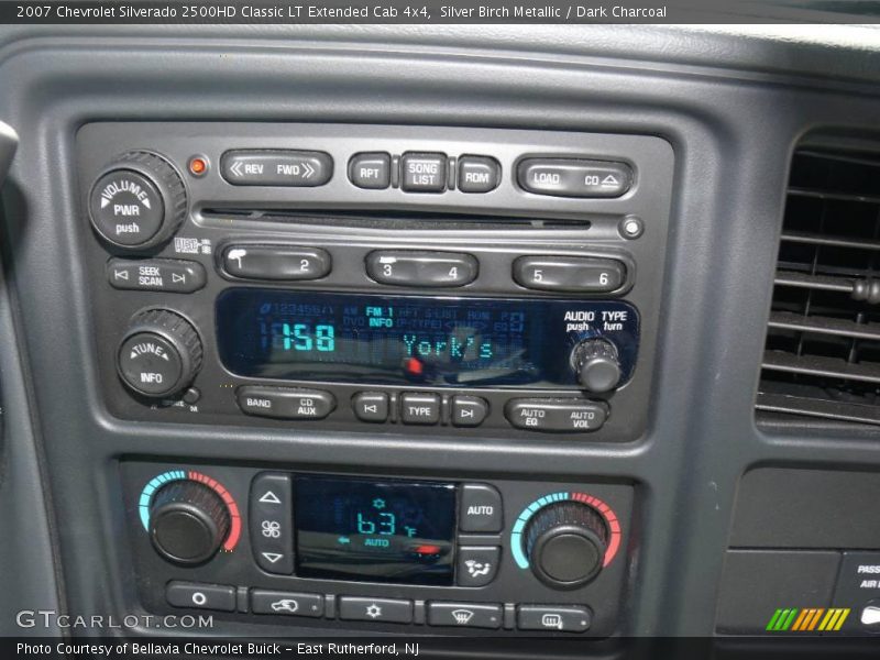 Silver Birch Metallic / Dark Charcoal 2007 Chevrolet Silverado 2500HD Classic LT Extended Cab 4x4