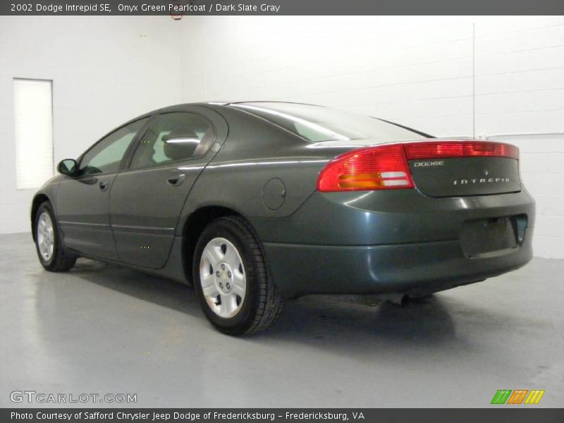 Onyx Green Pearlcoat / Dark Slate Gray 2002 Dodge Intrepid SE