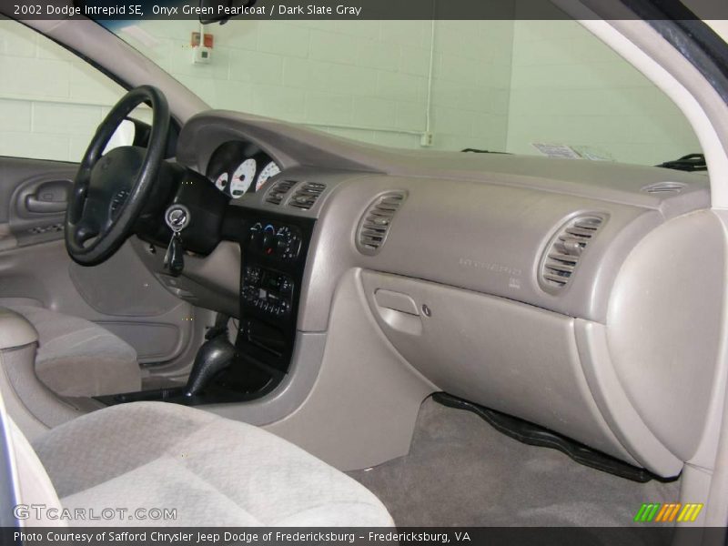 Onyx Green Pearlcoat / Dark Slate Gray 2002 Dodge Intrepid SE