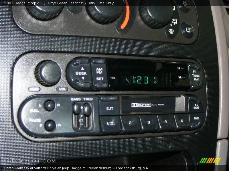 Onyx Green Pearlcoat / Dark Slate Gray 2002 Dodge Intrepid SE