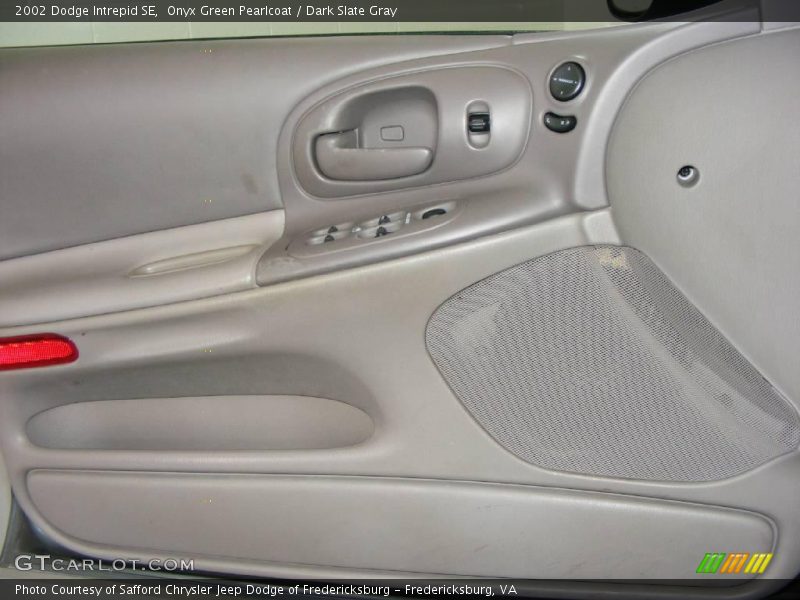 Onyx Green Pearlcoat / Dark Slate Gray 2002 Dodge Intrepid SE