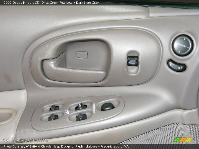 Onyx Green Pearlcoat / Dark Slate Gray 2002 Dodge Intrepid SE