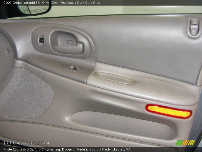 Onyx Green Pearlcoat / Dark Slate Gray 2002 Dodge Intrepid SE