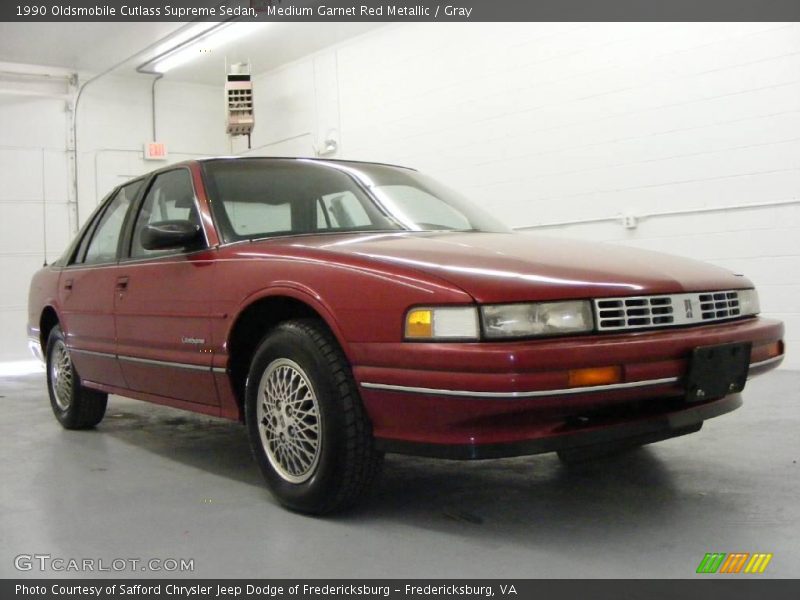 Medium Garnet Red Metallic / Gray 1990 Oldsmobile Cutlass Supreme Sedan