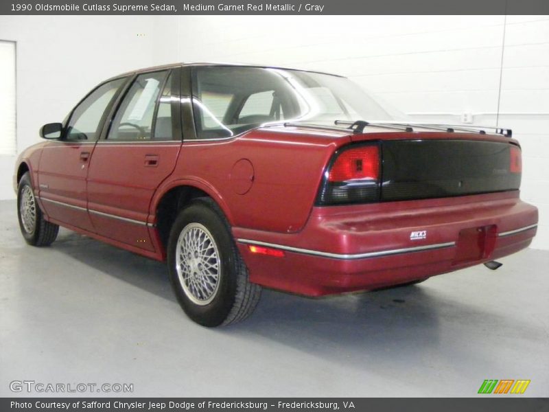 Medium Garnet Red Metallic / Gray 1990 Oldsmobile Cutlass Supreme Sedan