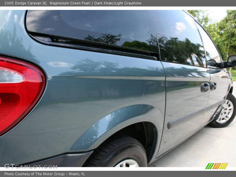 Magnesium Green Pearl / Dark Khaki/Light Graystone 2005 Dodge Caravan SE