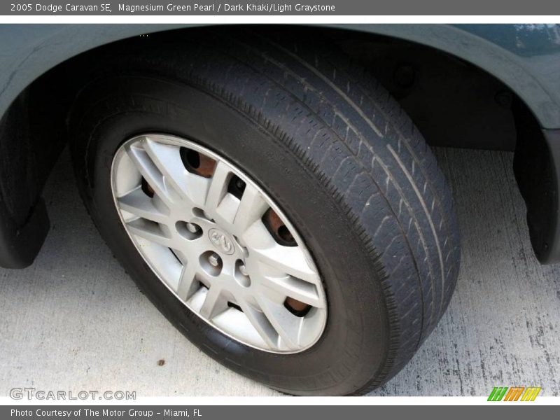 Magnesium Green Pearl / Dark Khaki/Light Graystone 2005 Dodge Caravan SE