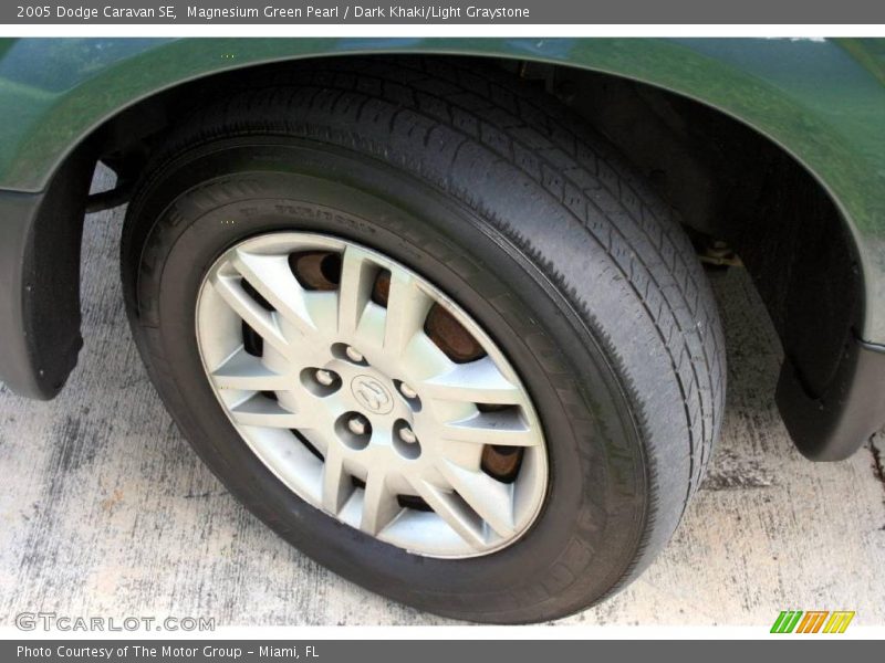 Magnesium Green Pearl / Dark Khaki/Light Graystone 2005 Dodge Caravan SE