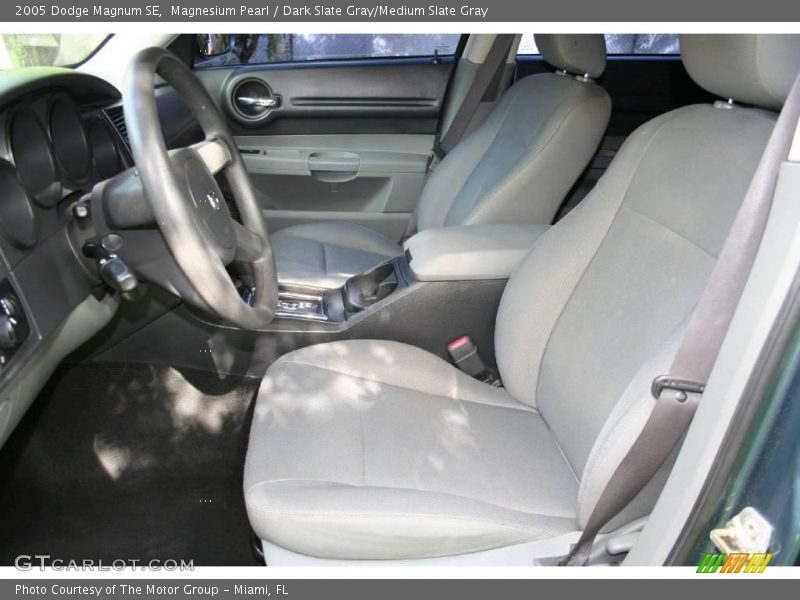 Magnesium Pearl / Dark Slate Gray/Medium Slate Gray 2005 Dodge Magnum SE