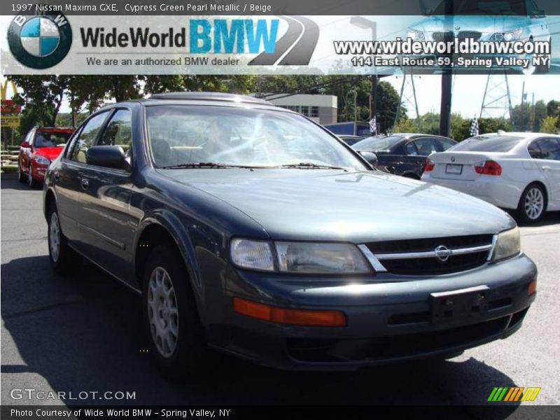 Cypress Green Pearl Metallic / Beige 1997 Nissan Maxima GXE