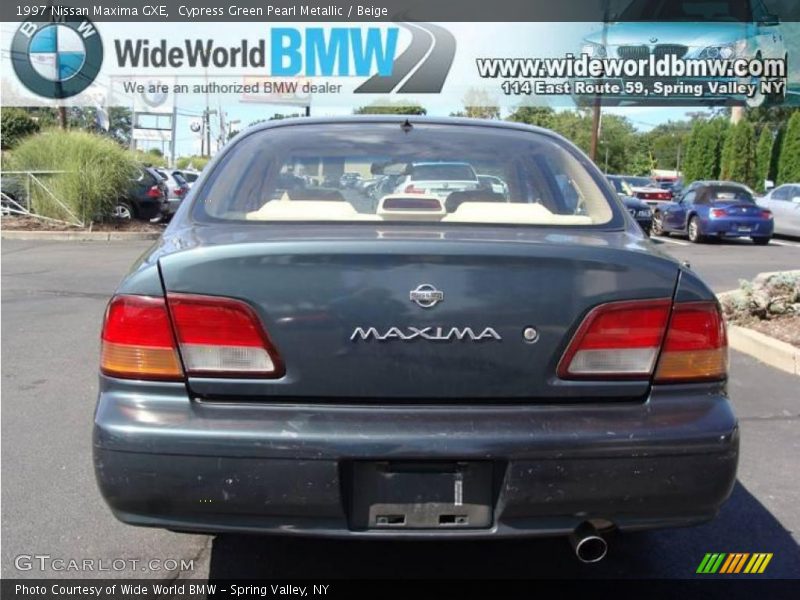 Cypress Green Pearl Metallic / Beige 1997 Nissan Maxima GXE