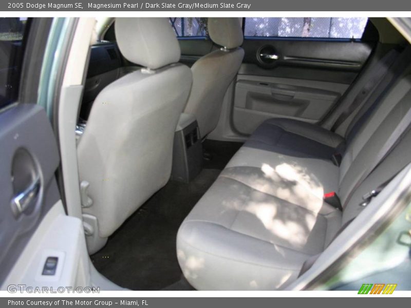 Magnesium Pearl / Dark Slate Gray/Medium Slate Gray 2005 Dodge Magnum SE