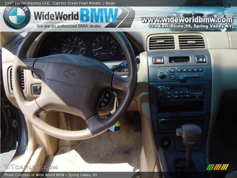 Cypress Green Pearl Metallic / Beige 1997 Nissan Maxima GXE