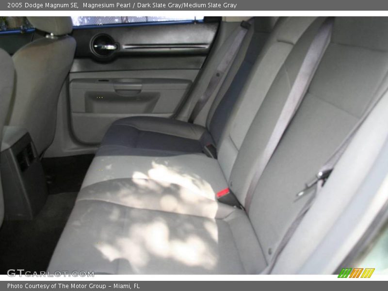 Magnesium Pearl / Dark Slate Gray/Medium Slate Gray 2005 Dodge Magnum SE