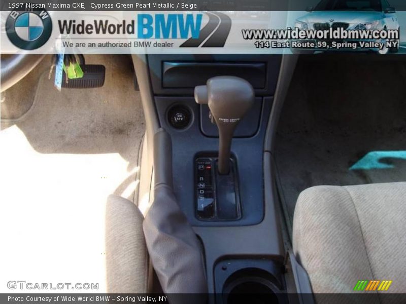 Cypress Green Pearl Metallic / Beige 1997 Nissan Maxima GXE