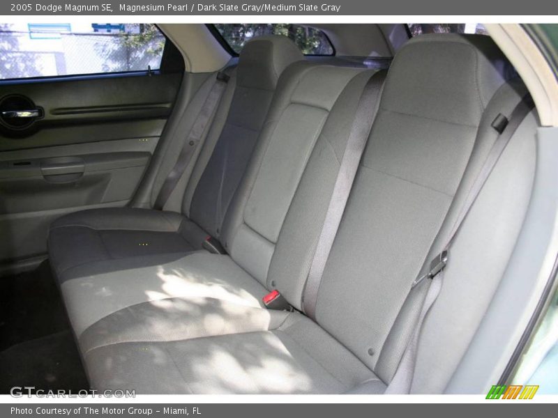 Magnesium Pearl / Dark Slate Gray/Medium Slate Gray 2005 Dodge Magnum SE