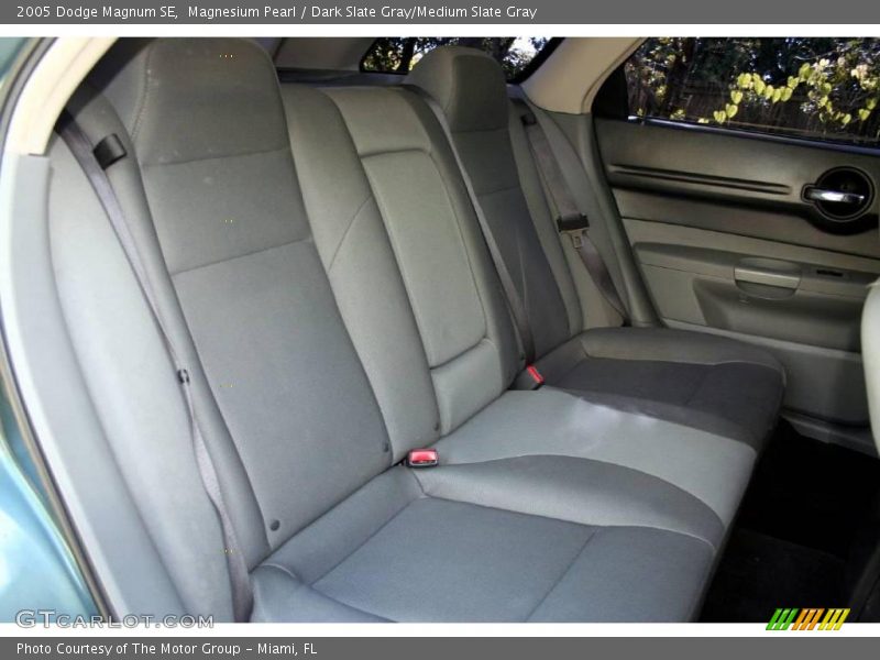 Magnesium Pearl / Dark Slate Gray/Medium Slate Gray 2005 Dodge Magnum SE