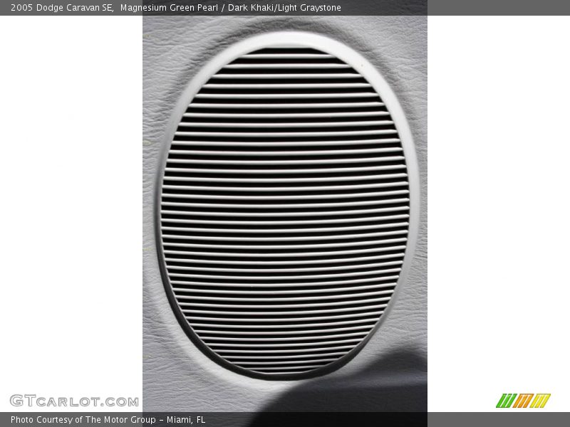 Magnesium Green Pearl / Dark Khaki/Light Graystone 2005 Dodge Caravan SE