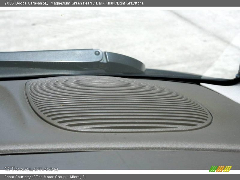 Magnesium Green Pearl / Dark Khaki/Light Graystone 2005 Dodge Caravan SE