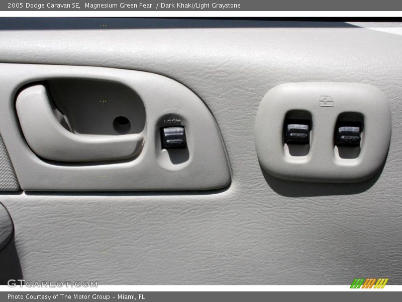 Magnesium Green Pearl / Dark Khaki/Light Graystone 2005 Dodge Caravan SE