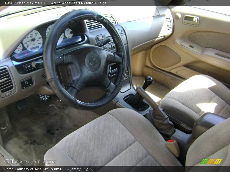 Arctic White Pearl Metallic / Beige 1998 Nissan Maxima GXE