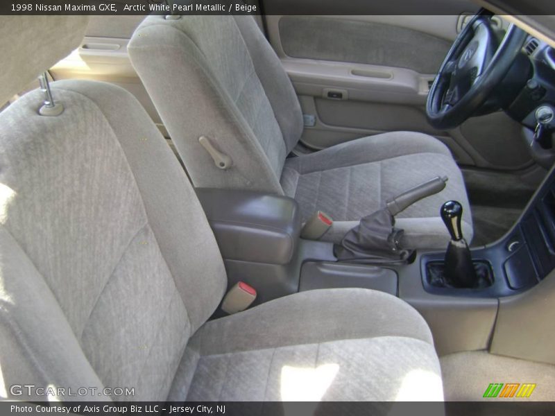 Arctic White Pearl Metallic / Beige 1998 Nissan Maxima GXE
