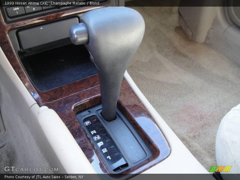Champagne Metallic / Blond 1999 Nissan Altima GXE