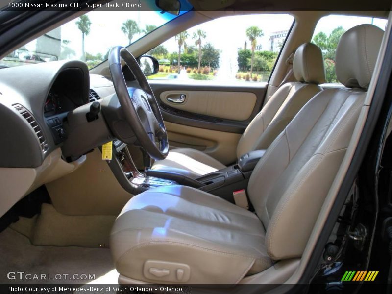 Super Black / Blond 2000 Nissan Maxima GLE
