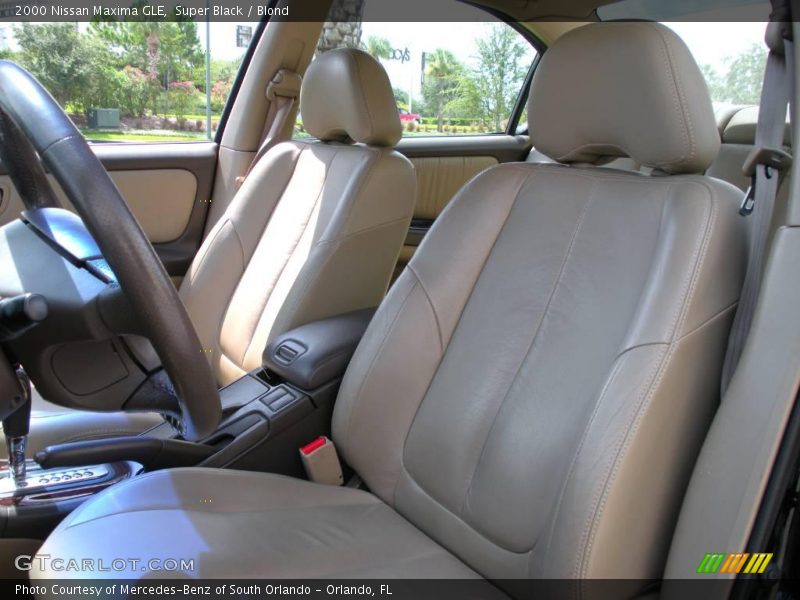 Super Black / Blond 2000 Nissan Maxima GLE