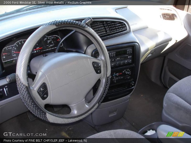 Silver Frost Metallic / Medium Graphite 2000 Ford Windstar SE