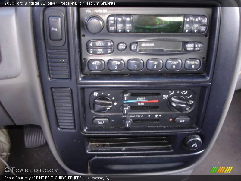 Silver Frost Metallic / Medium Graphite 2000 Ford Windstar SE