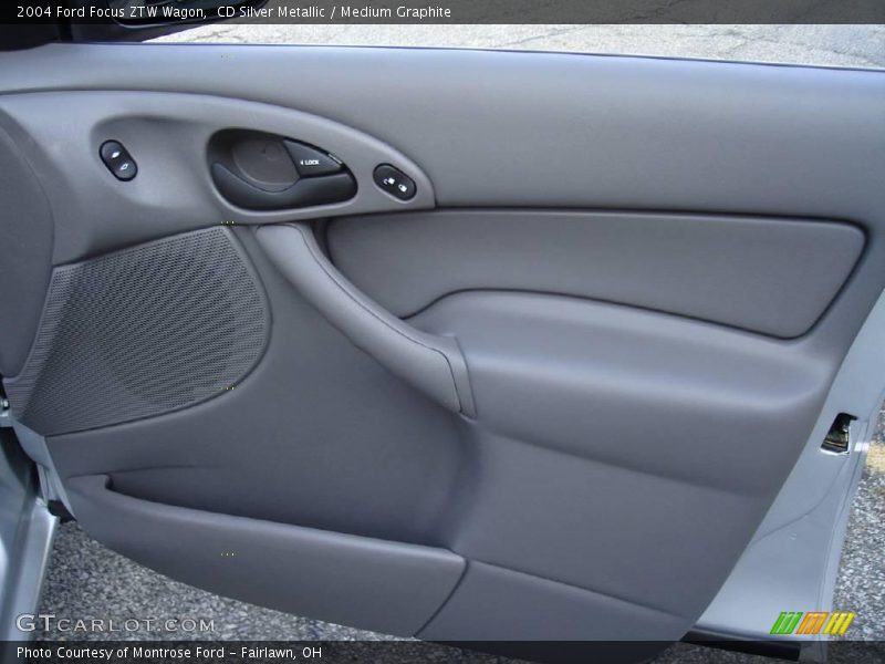 CD Silver Metallic / Medium Graphite 2004 Ford Focus ZTW Wagon