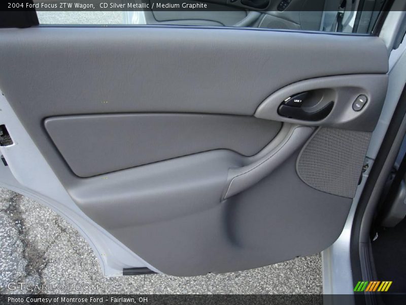 CD Silver Metallic / Medium Graphite 2004 Ford Focus ZTW Wagon