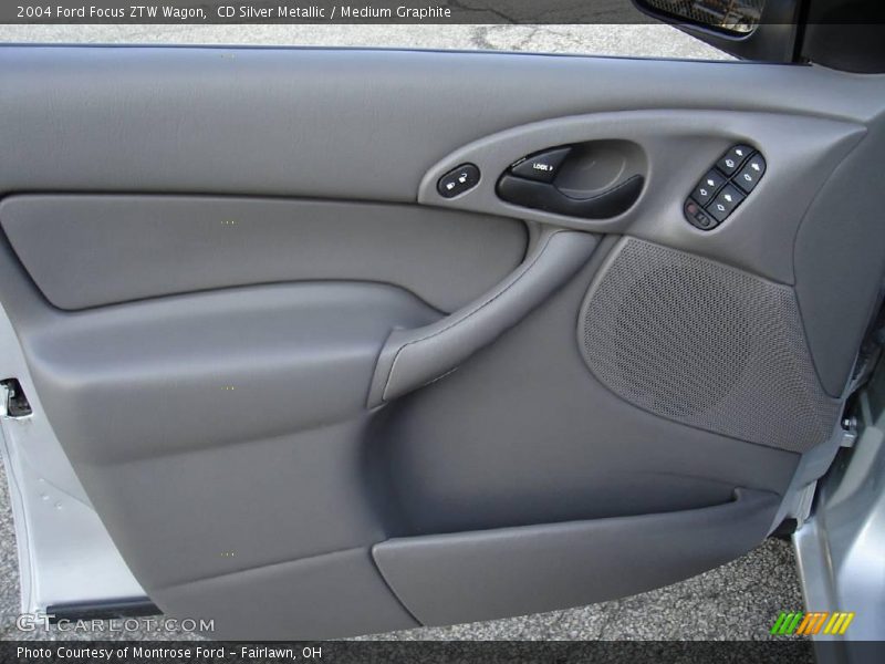 CD Silver Metallic / Medium Graphite 2004 Ford Focus ZTW Wagon