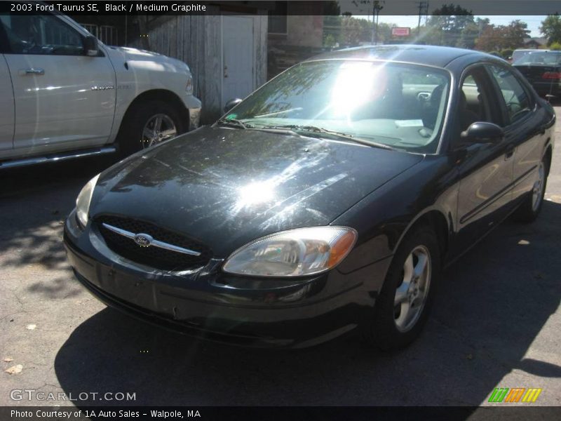 Black / Medium Graphite 2003 Ford Taurus SE
