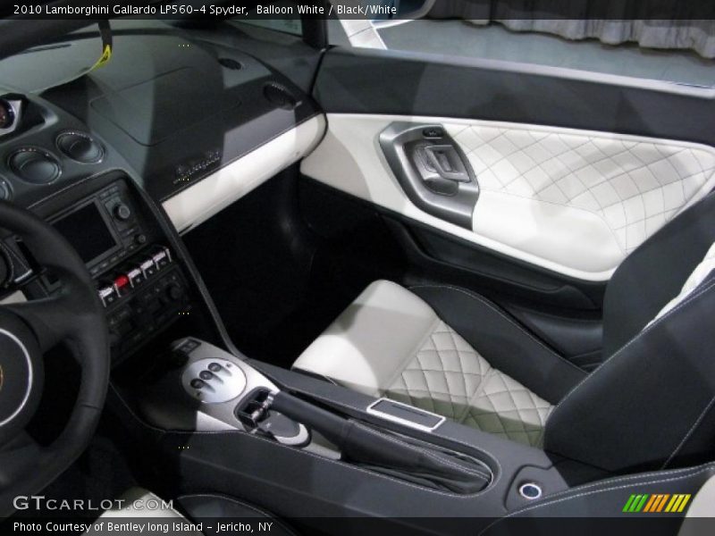  2010 Gallardo LP560-4 Spyder Black/White Interior