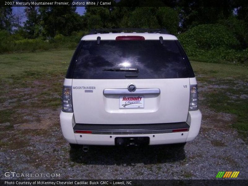 Oxford White / Camel 2007 Mercury Mountaineer Premier