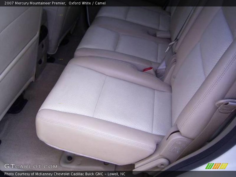 Oxford White / Camel 2007 Mercury Mountaineer Premier