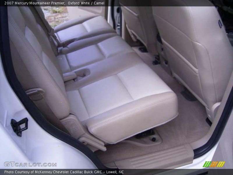 Oxford White / Camel 2007 Mercury Mountaineer Premier