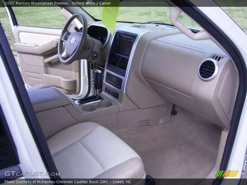 Oxford White / Camel 2007 Mercury Mountaineer Premier