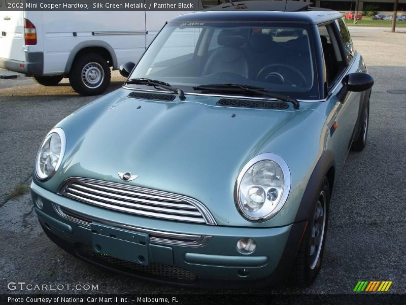 Silk Green Metallic / Panther Black 2002 Mini Cooper Hardtop