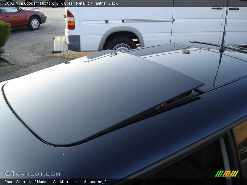 Silk Green Metallic / Panther Black 2002 Mini Cooper Hardtop