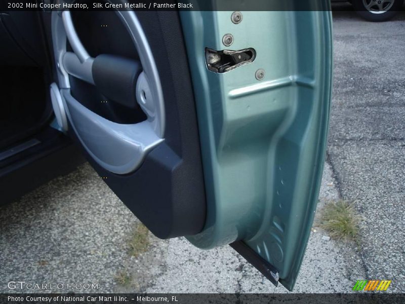 Silk Green Metallic / Panther Black 2002 Mini Cooper Hardtop