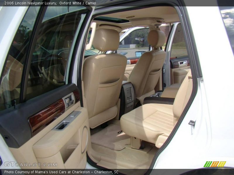 Oxford White / Camel 2006 Lincoln Navigator Luxury