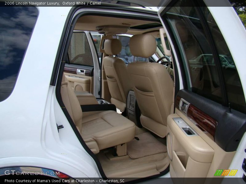 Oxford White / Camel 2006 Lincoln Navigator Luxury