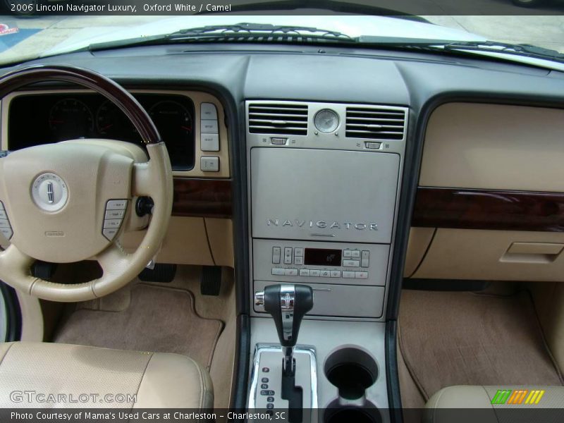 Oxford White / Camel 2006 Lincoln Navigator Luxury