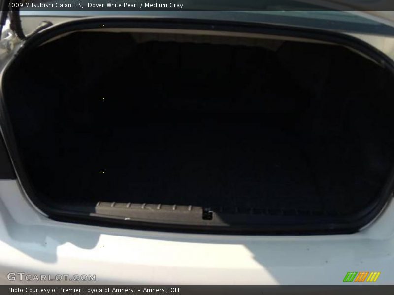Dover White Pearl / Medium Gray 2009 Mitsubishi Galant ES
