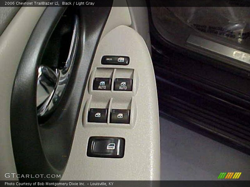 Black / Light Gray 2006 Chevrolet TrailBlazer LS